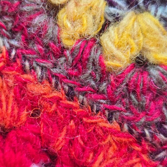 NWOT Crochet Flower WOOL Granny Scarf - Picture 6 of 14